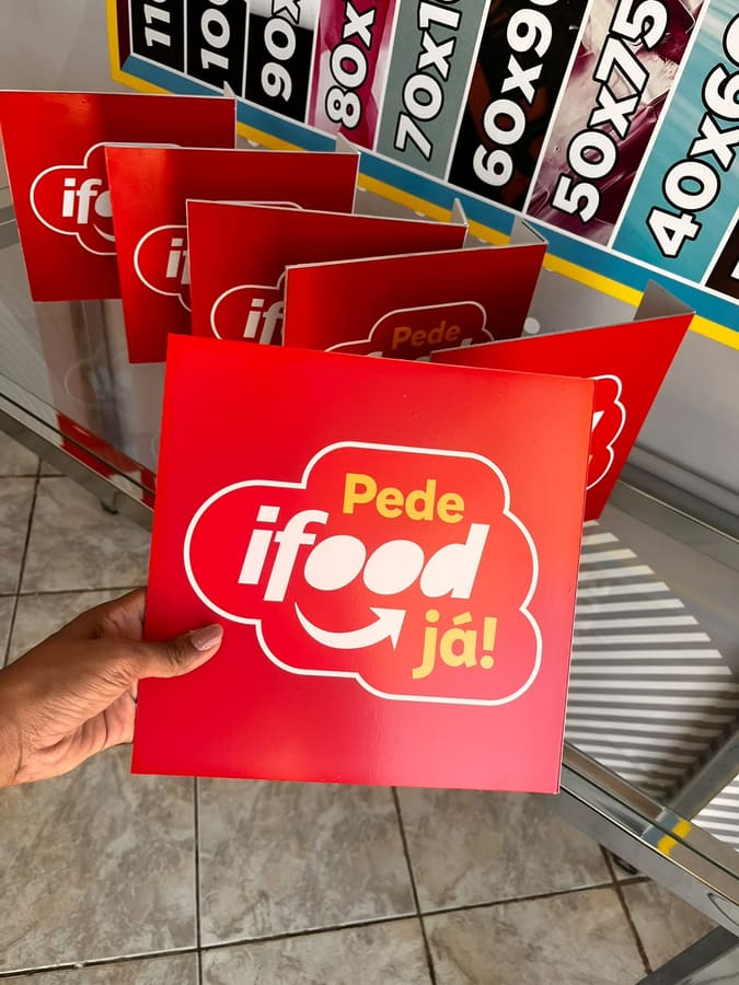 Displays recortados para ponto de venda